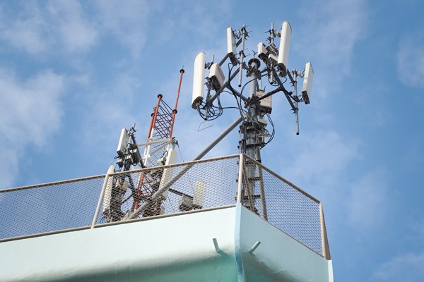 МТС Петербург установила дополнительные базовые станции LTE в преддверии турсезона