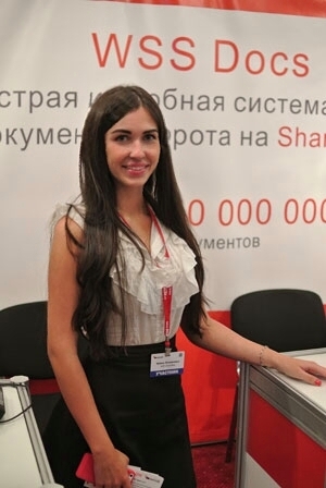 Маркетолог WSS-Consulting Ирина Литвиненко на стенде компании на DOCFLOW-2014