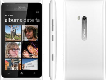 Nokia Lumia 900 имеет схожий дизайн со своей предшественницей – 800-й моделью