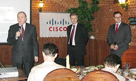 Представители Cisco презентуют новое поколение маршрутизаторов 