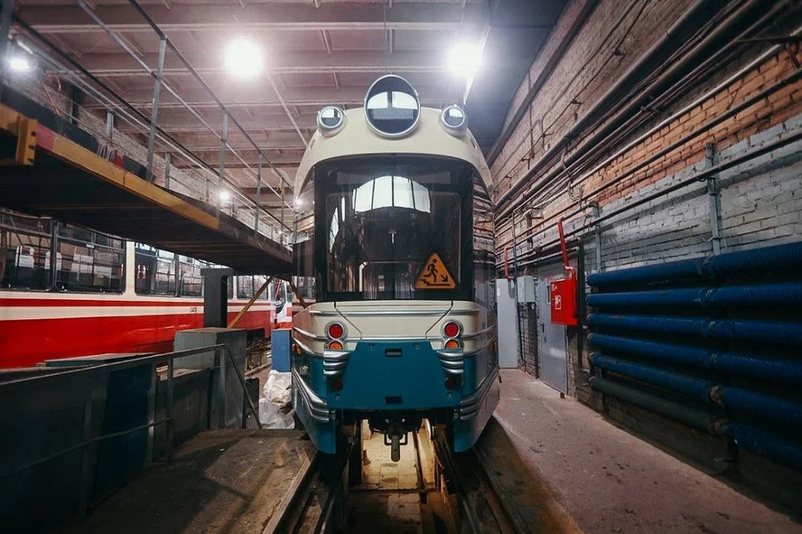 Трамвай «Довлатов» отправил пешеходов в больницу в Петербурге