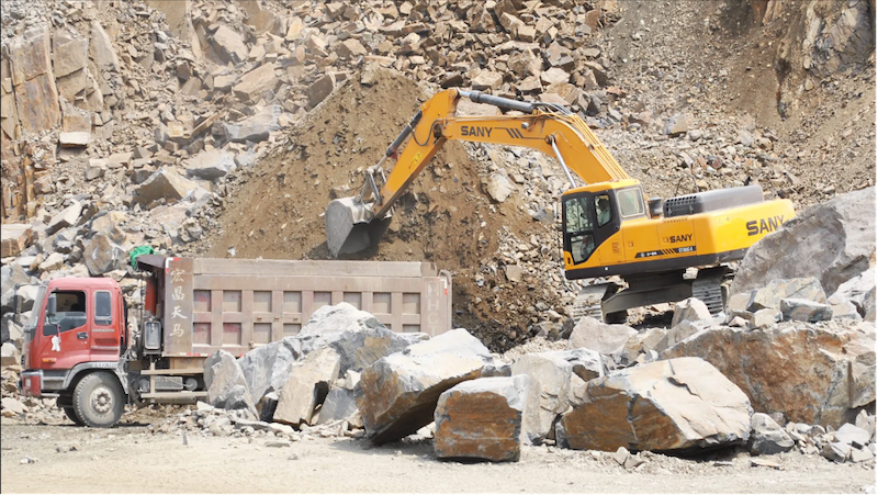 Почему большие экскаваторы необходимы для современных горнодобывающих проектов