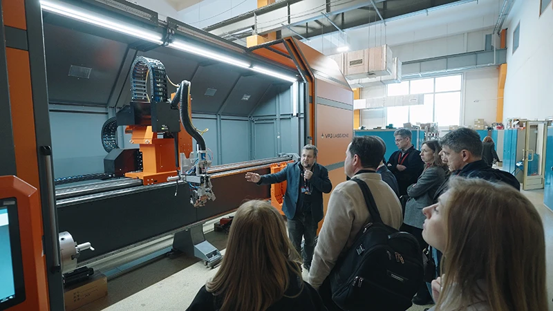 Универсальный комплекс VPG LaserONE для широкого спектра задач с высокоэффективным волоконным лазером