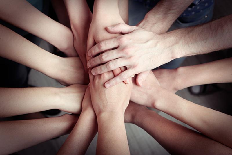 Билайн и «Группа Лента» запустили социальный видеоролик в поддержку «ЛизаАлерт» на экранах в магазинах