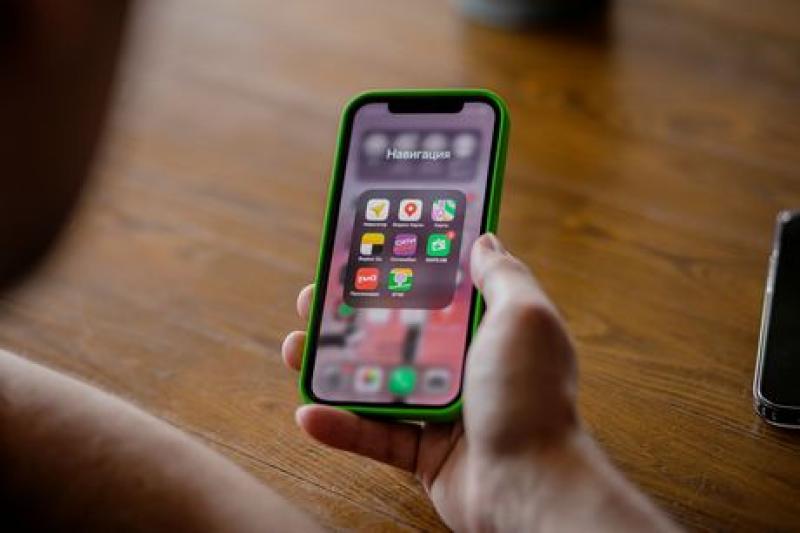 Петербуржцы стали почти на 50% чаще использовать ИИ для подготовки к отпуску