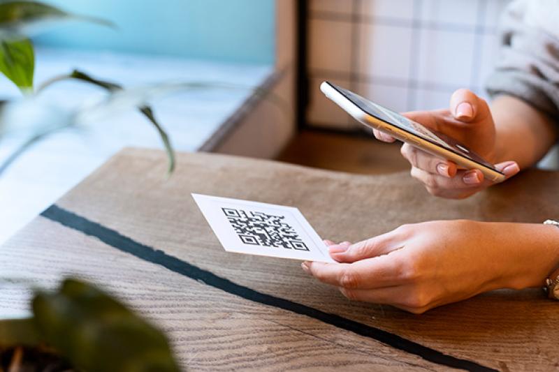 Петербургские туристы в Китае смогут оплачивать покупки по QR-коду