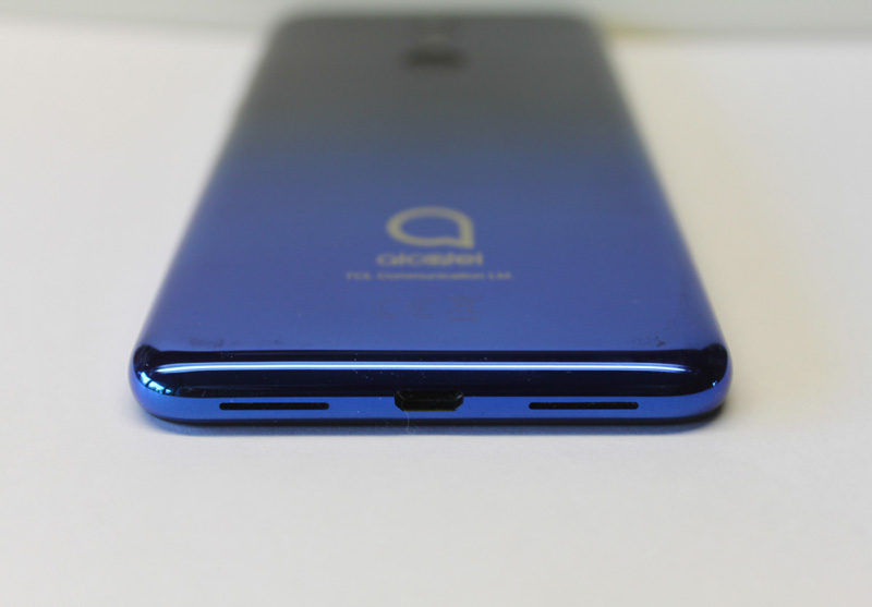 Alcatel 3 (2019). Градиентный красавец