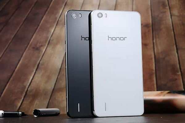 Смартфон Honor 6C появился в России 